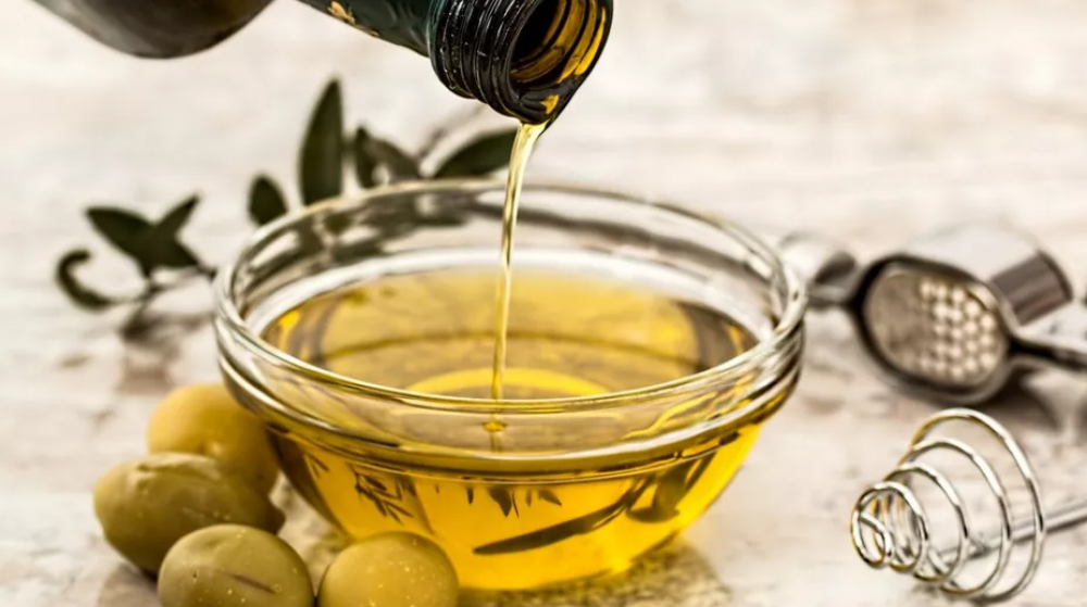 Uleiul de măsline, varianta naturală a ibuprofenului. Ce beneficii are pentru sănătate